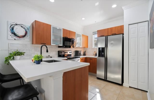 Photo of 2508 SW 14th Ave