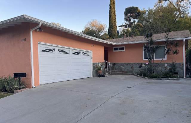 Photo of 4782 Cleland Avenue