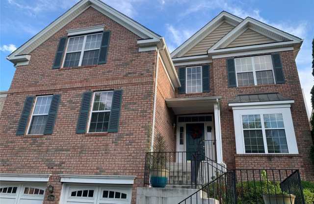 Photo of 620 Creekside Lane