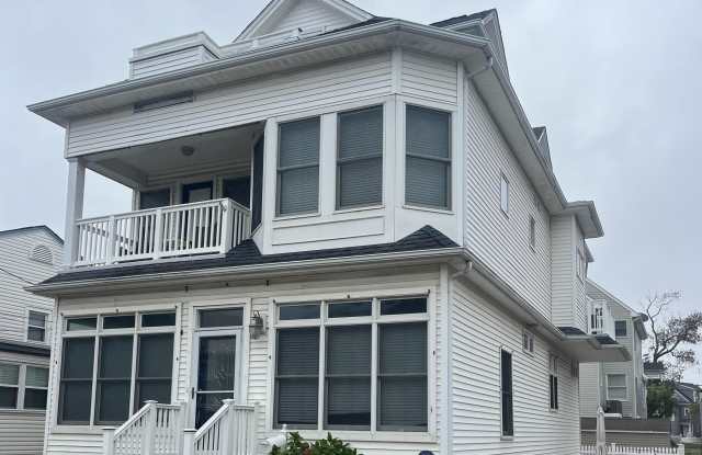 Photo of 563 Whiting Avenue