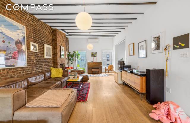 Photo of 209 Calyer Street