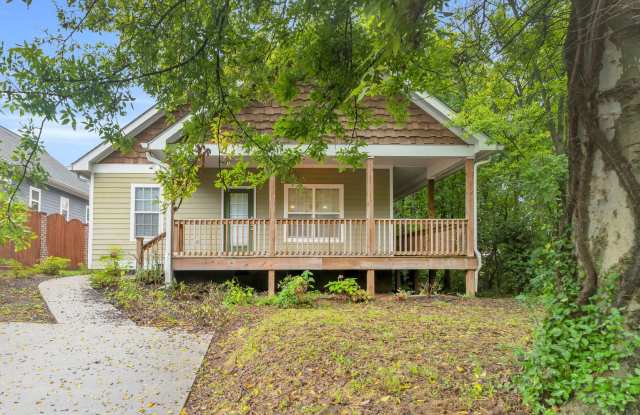 Photo of Nestled between Southside  St. Elmo - 3 beds, 2 baths, hardwood throughout, next to Harrison Johnson Park!