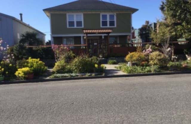 1107 4th St - 1107 4th St, Anacortes, WA 98221