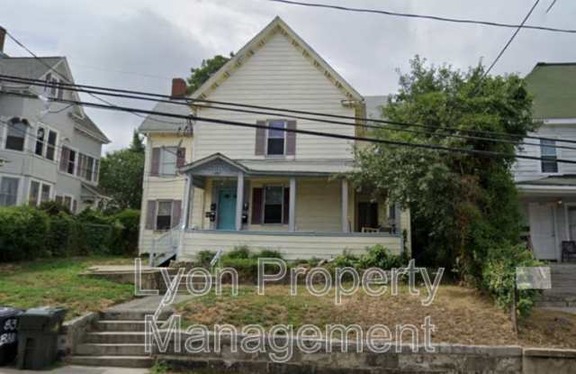 837 Bank St