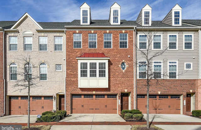 2125 CONGRESBURY PLACE