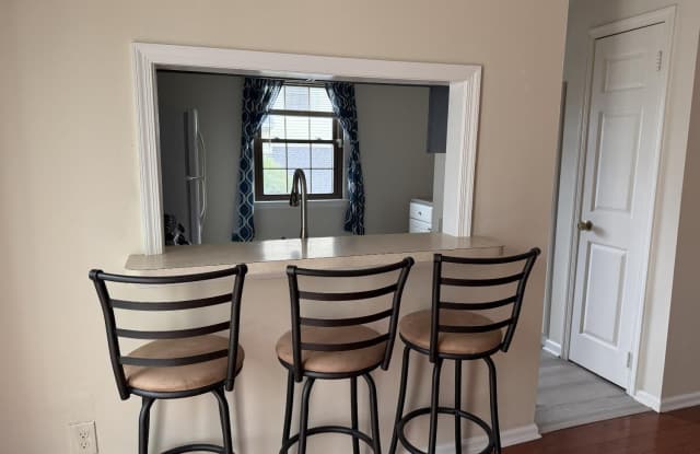 1709 Woodbridge Commons Way