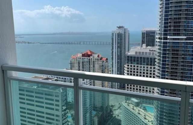 950 Brickell Bay Dr photos photos