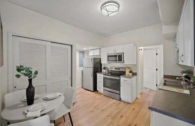 Historic Hillside 2 Bedroom 2 Bathroom