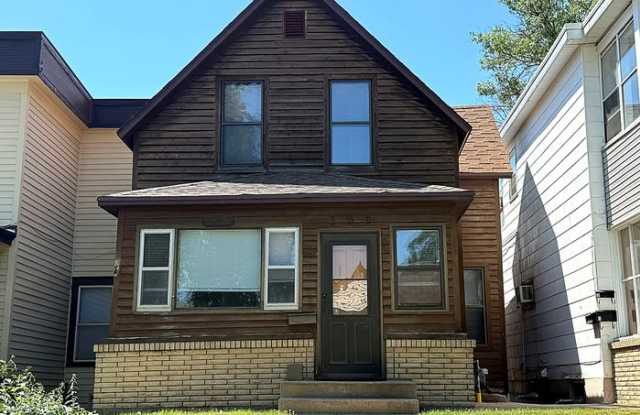 704 North 6th Street
