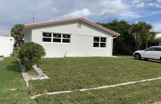 158 E 23rd Street - 158 East 23rd Street, Riviera Beach, FL 33404