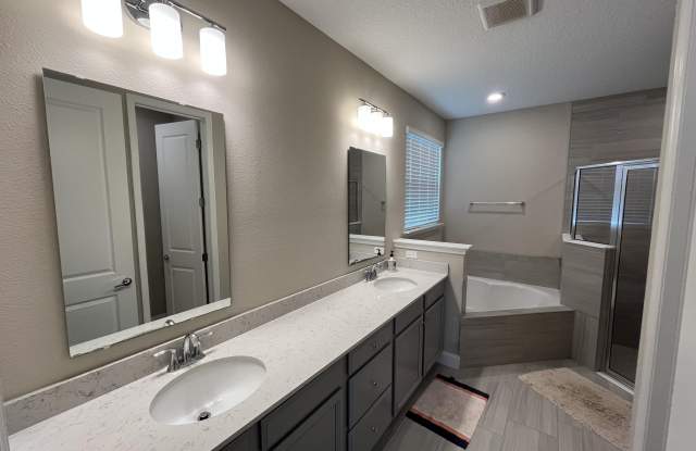 211 DIAMONDBACK Avenue