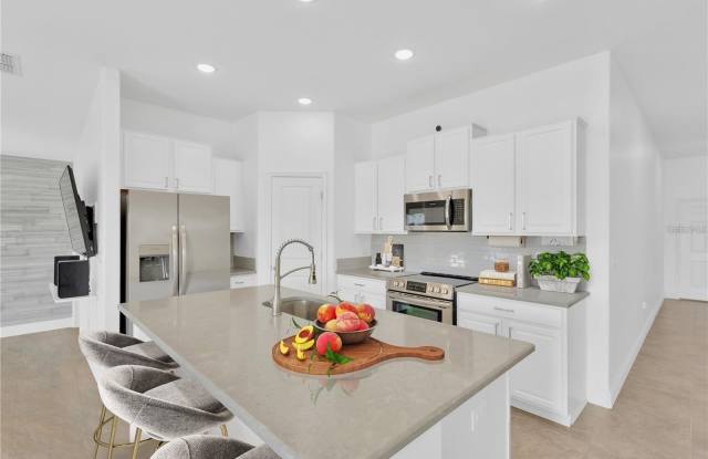 1789 BROAD WINGED HAWK DRIVE