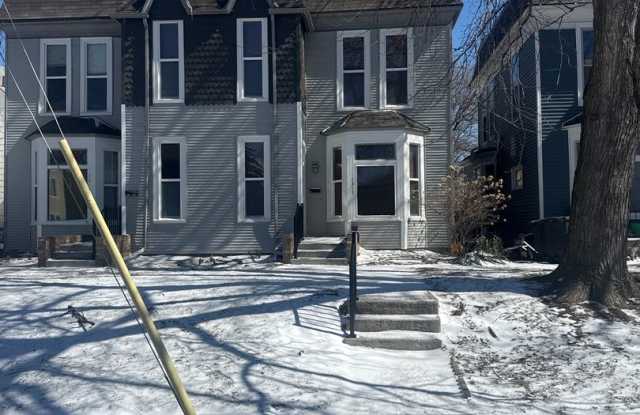 2 Bedroom In Field Club!!