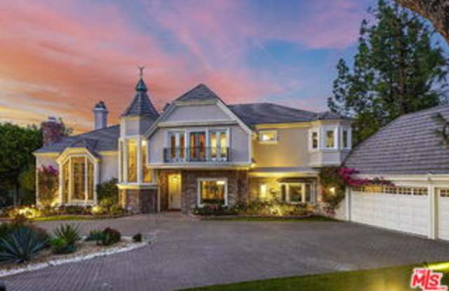3819 Vista Linda Drive