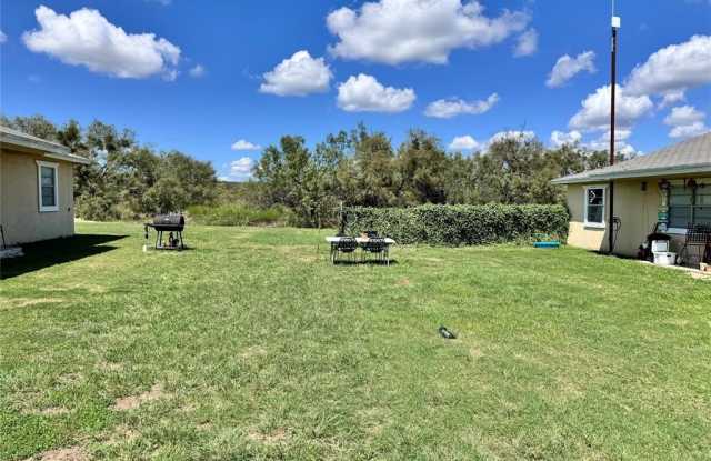 1808 Springlake W