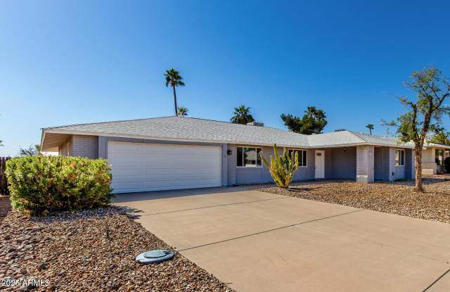 17826 N DESERT GLEN Drive