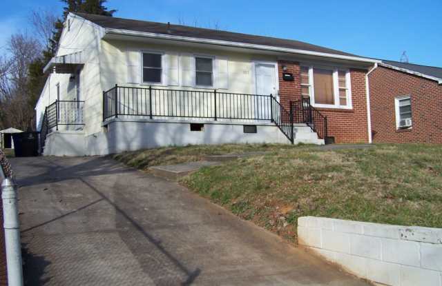 Coming Soon! Large 3BR/1BA Home