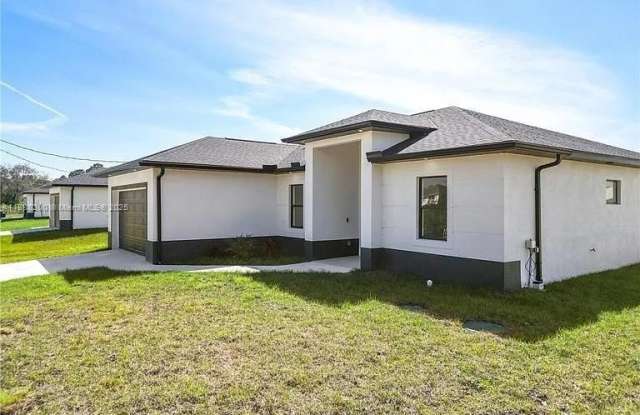 853 E Frederick Reid ST