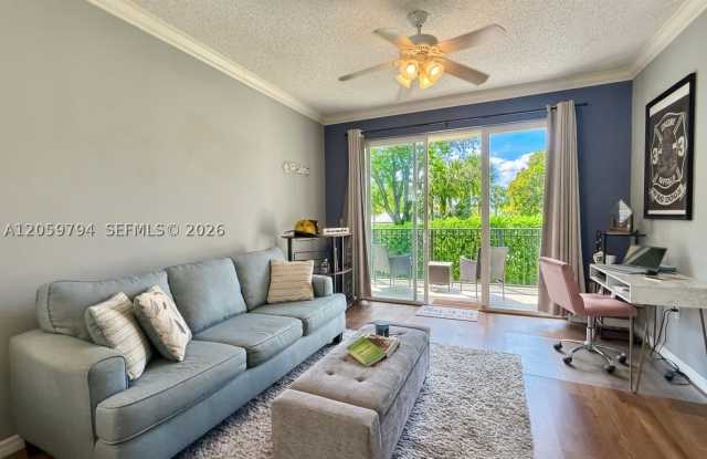 26 Royal Palm Way