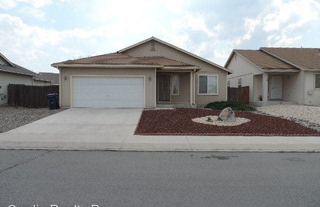 419 Sunshine Ln - 419 Sunshine Lane, Fernley, NV 89408