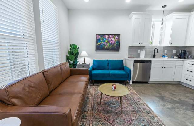 FULLY FURNISHED RENTAL AVAILABLE IN LAFAYETTE!