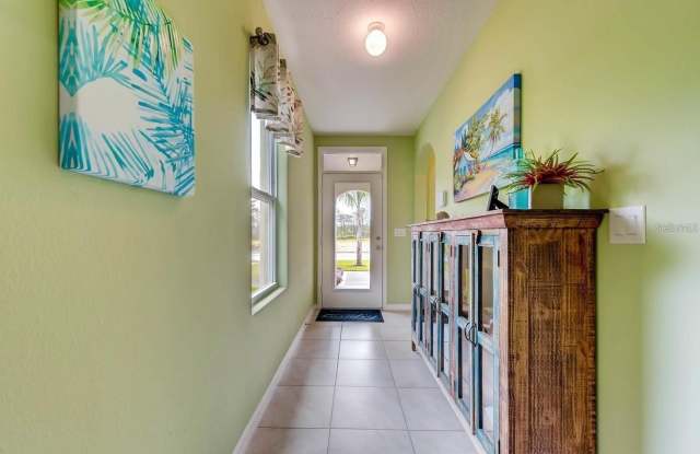 6819 GRACE HAMMOCK ROAD