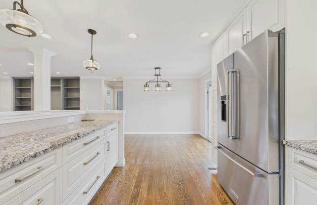 Photo of 1356 S Milwaukee St