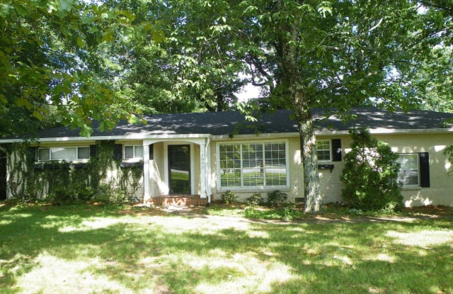 1002 RidgeWay Avenue - 1002 Ridgeway Ave, Signal Mountain, TN 37377