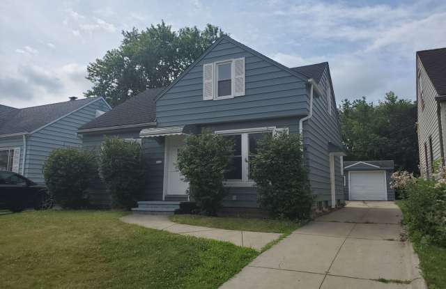 Charming 2-Bedroom Single Family Property in Prime Location