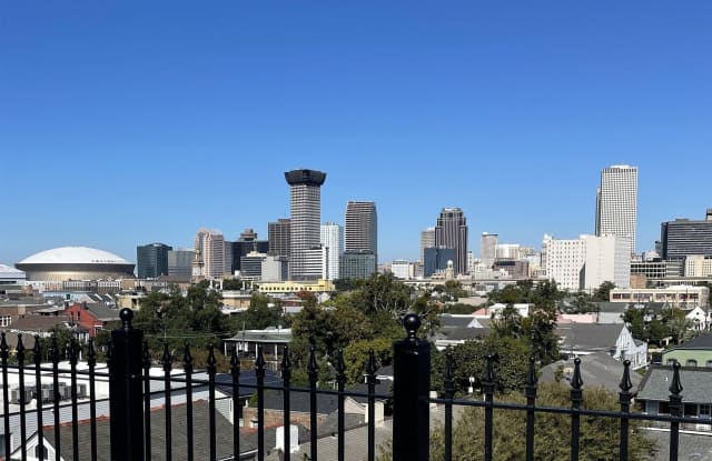 1750 Saint Charles Ave