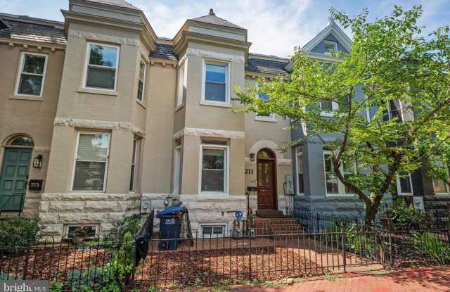 Photo of 211 F Street NE
