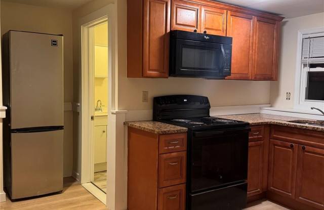 62 Warwick Road unit: Lower