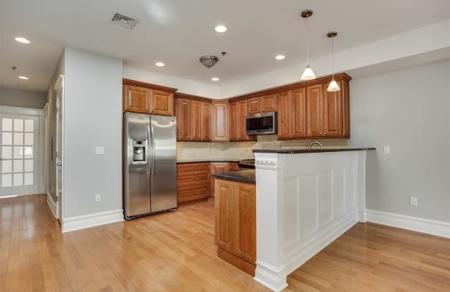 110 WILLOW AVE - 110 Willow Avenue, Hoboken, NJ 07030