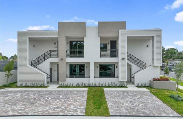 Photo of 4309 E 8th Ct