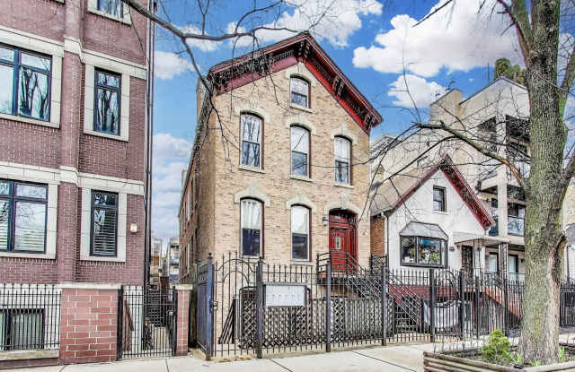 1509 W Thomas Street unit: 2R