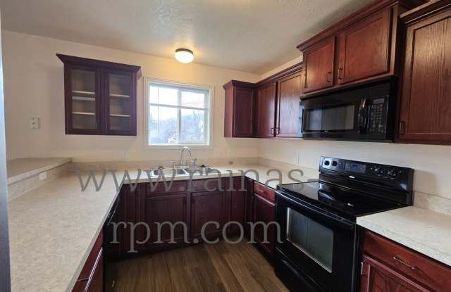 3507 N Maple Grove Rd