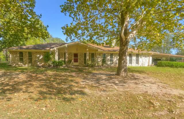 953 County Road 2774