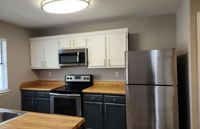 345 Ferdinand Circle - FE345