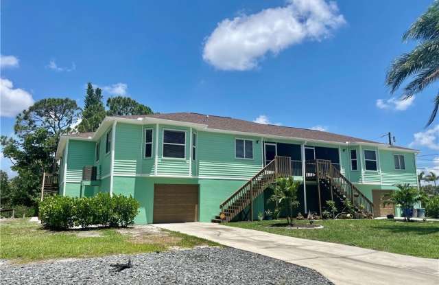 3625 Riviera CIR