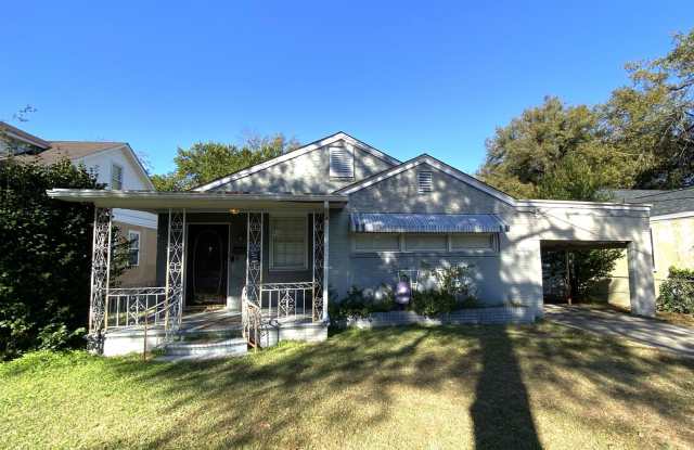 Charming 3 Bedroom, 2 Bath Home minutes from schools, hospitals, and downtown Augusta!
