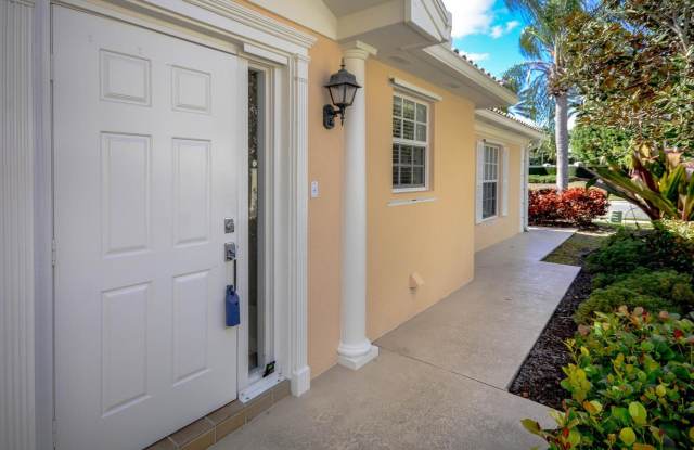 2808 Rio Claro Drive N