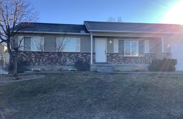 944 N  1300 E - 944 North 1300 East, Tooele, UT 84074