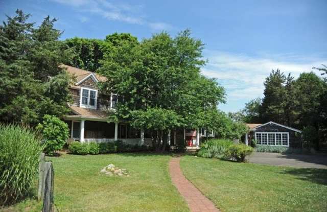 7 North Dr