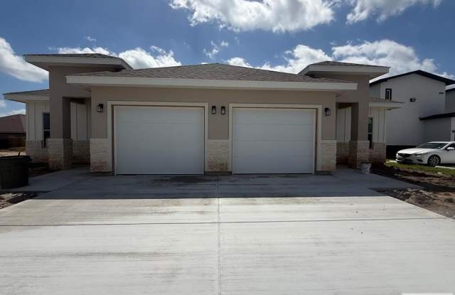 1014 ESCONDIDO LN.