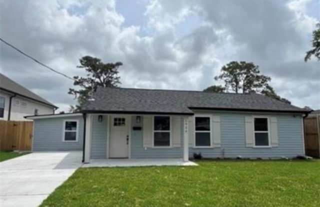 1926 ROOSEVELT Boulevard