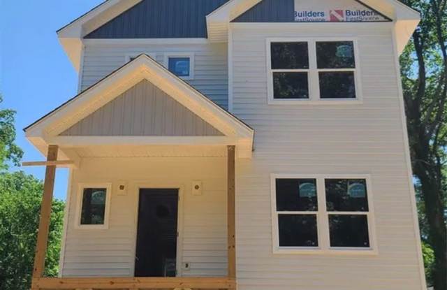 Photo of Room in 4 Bedroom Home at Peligreni St