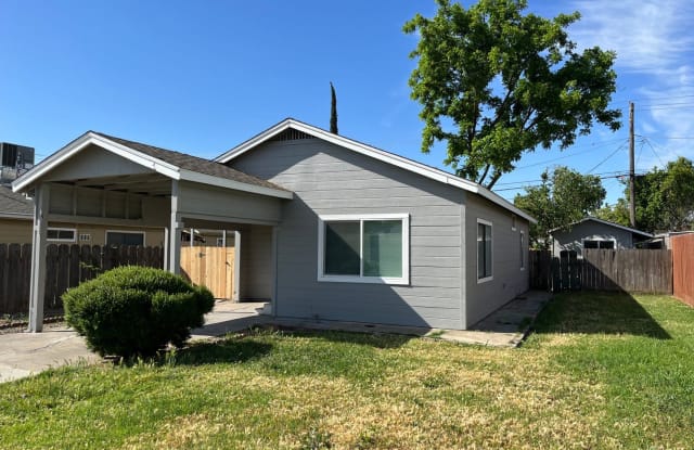 1414 W 24th Street - 1414 West 24th Street, Merced, CA 95340