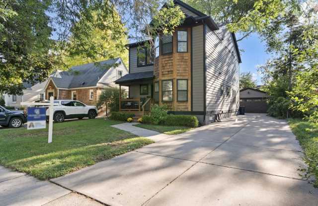 718 N Alexander Avenue