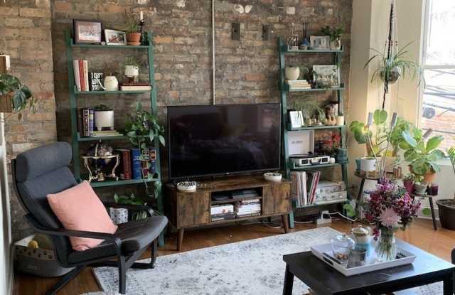 850 W Fletcher Street