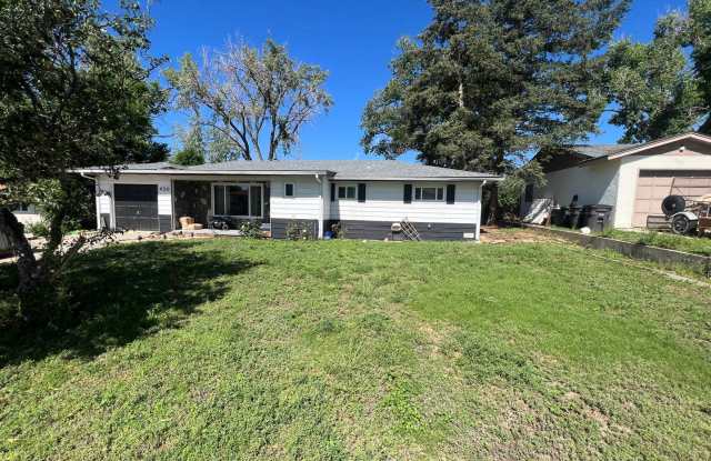 Great 2 Bedroom Home in Close to Ft. Carson!! - 430 Cypress Drive, Security-Widefield, CO 80911